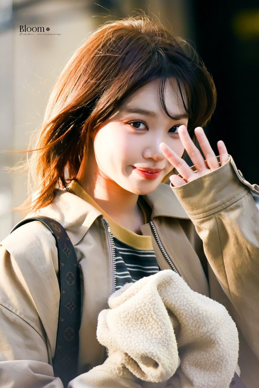 [르세라핌] 더 이상 귀여울수 없는 김채원  .... 뮤직뱅크 퇴근