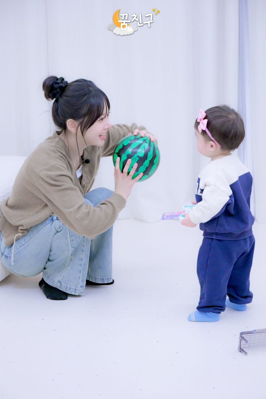 [르세라핌] 카즈하 홍은채 .... 슈퍼맨이 돌아왔다