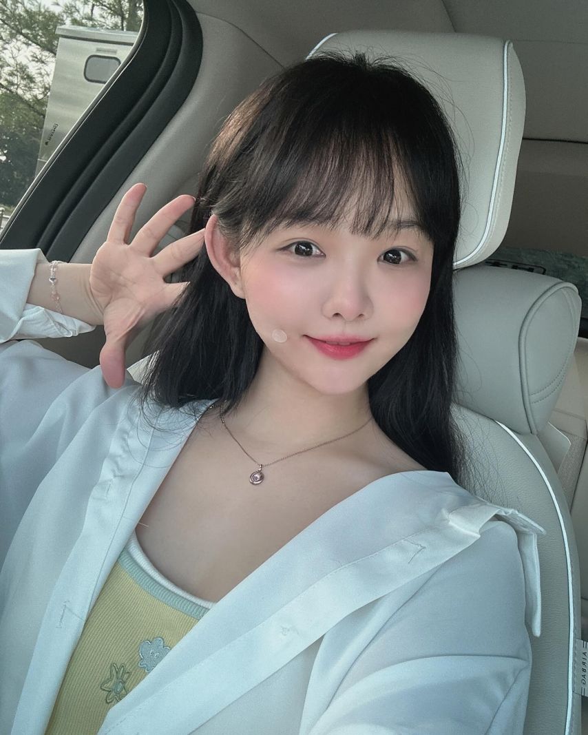 유튜버 왕보라 (겸 웹툰작가)