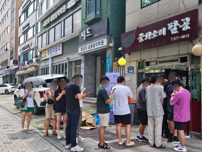 줄서서 먹는다는 흔한 중국집 수준