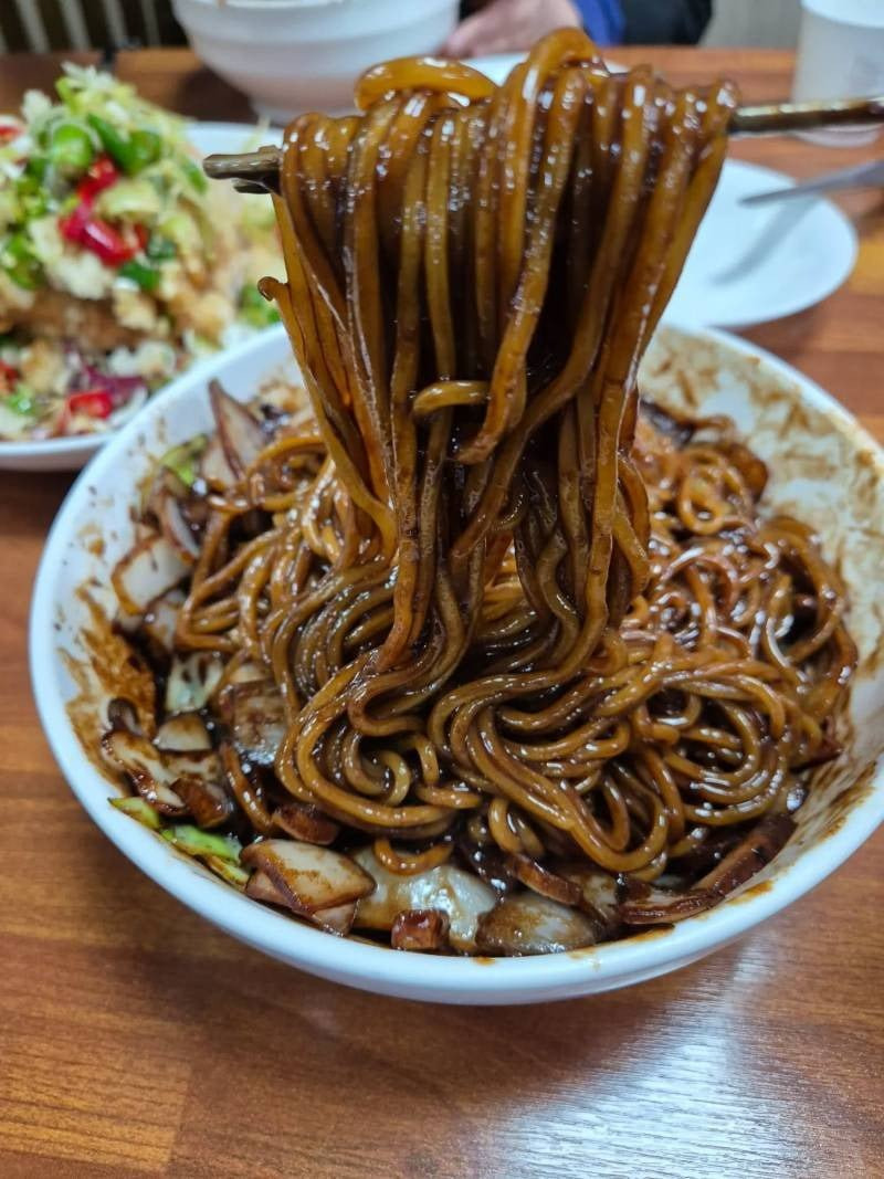 줄서서 먹는다는 흔한 중국집 수준