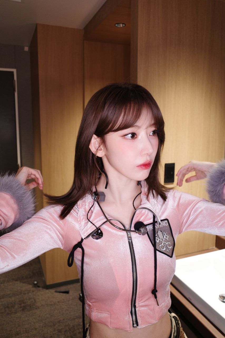 르세라핌 사쿠라 (김채원,허윤진,카즈하)