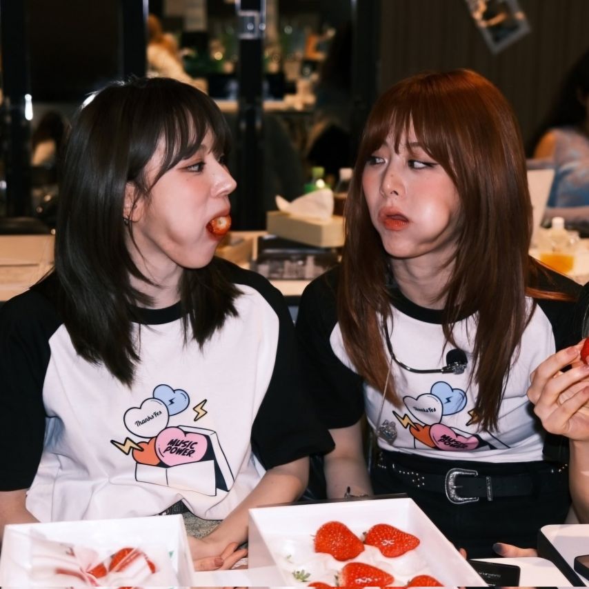 르세라핌 사쿠라 (김채원,허윤진,카즈하)