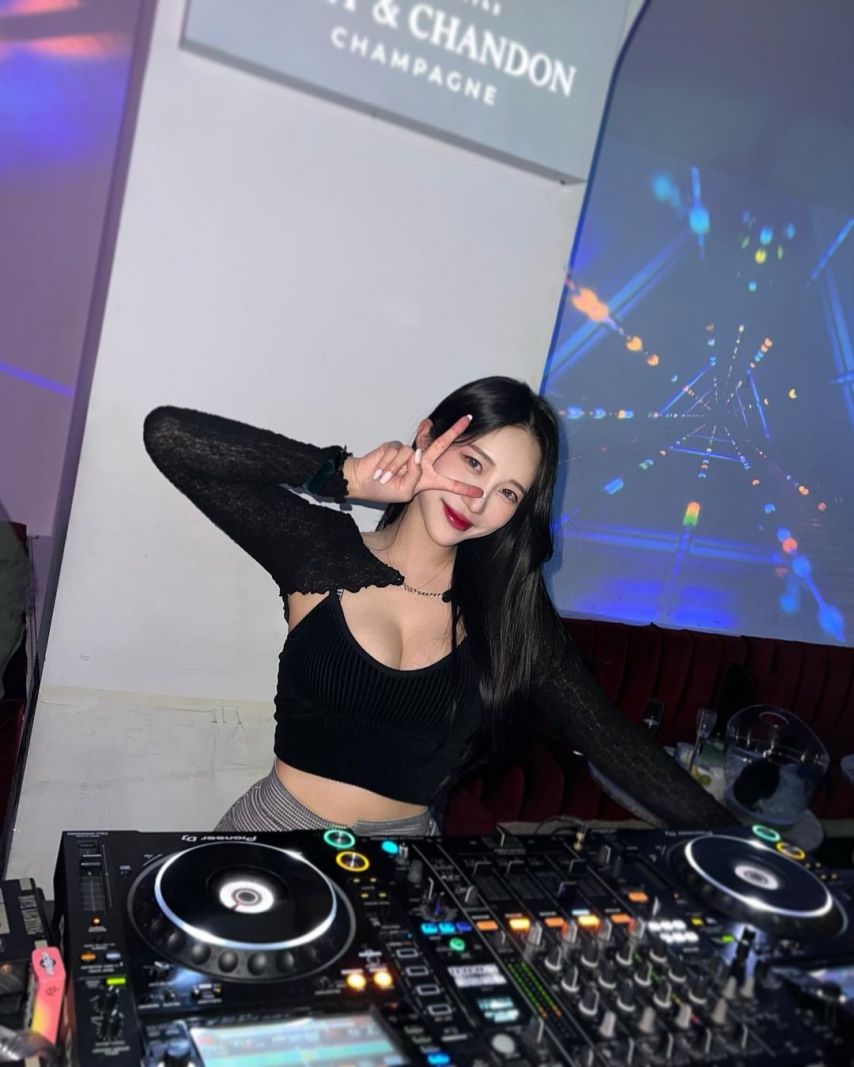 BJ 현아루 (겸 DJ)