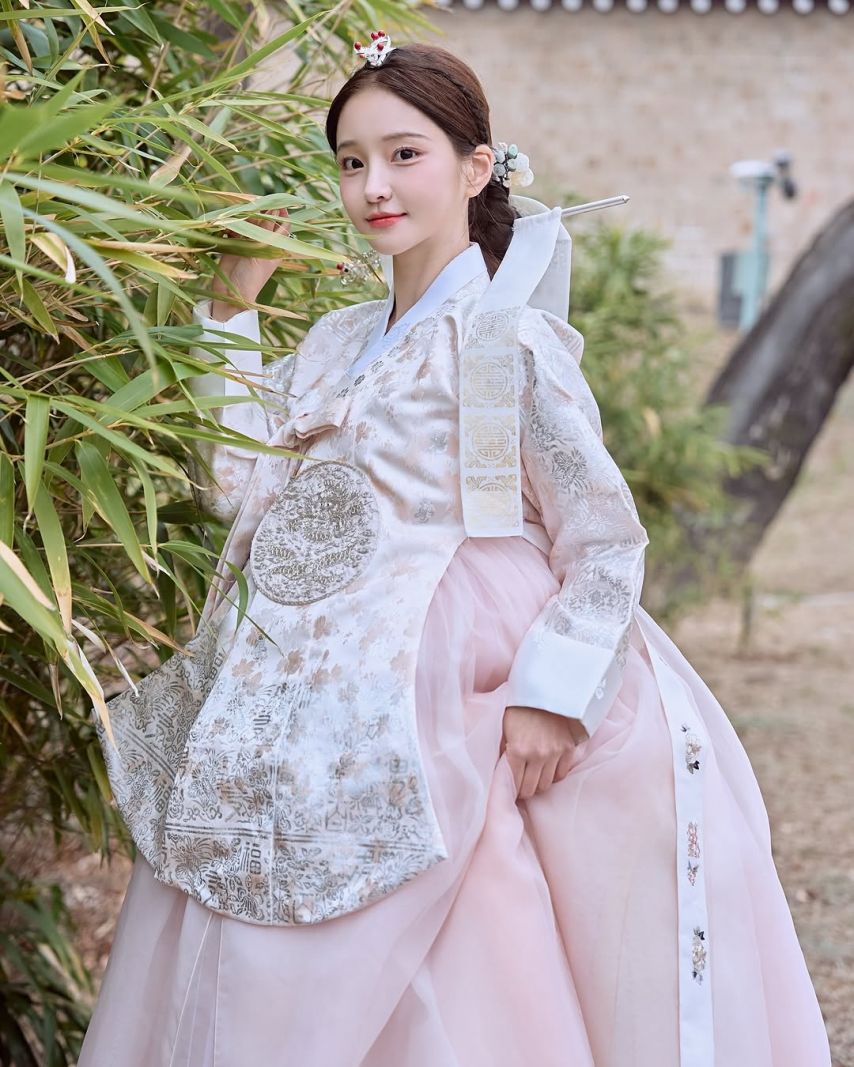 한복입은 박민정