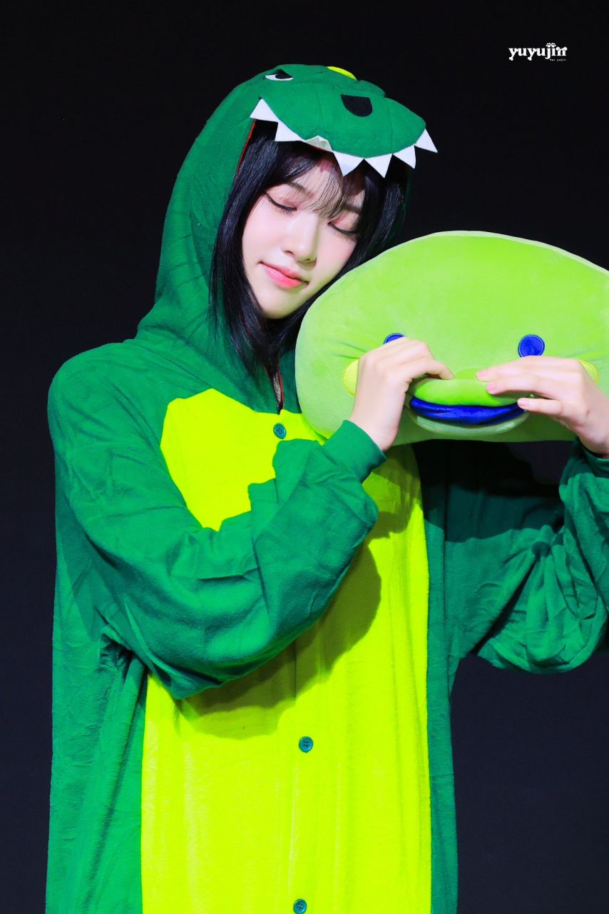 어제 아이브 안유진
