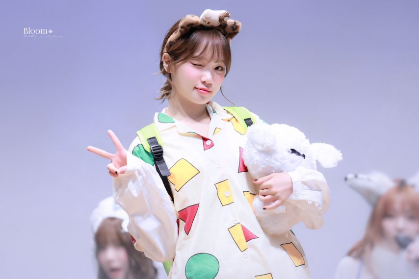 어제 르세라핌 김채원