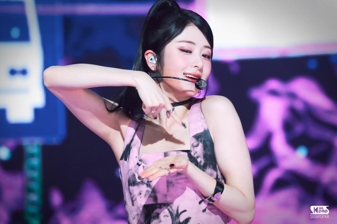 르세라핌 윤진