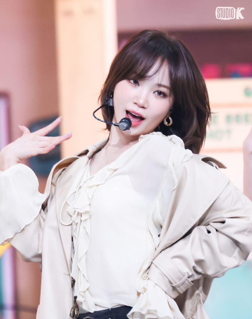 LESSERAFIM르세라핌 뮤직뱅크 금고털이