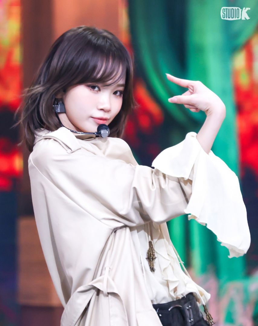 LESSERAFIM르세라핌 뮤직뱅크 금고털이