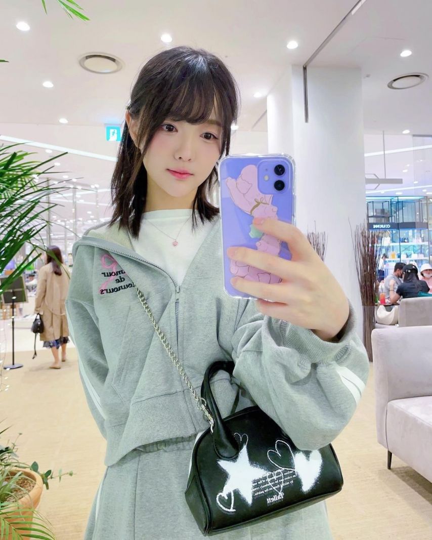 왕보라 (겸 웹툰작가)