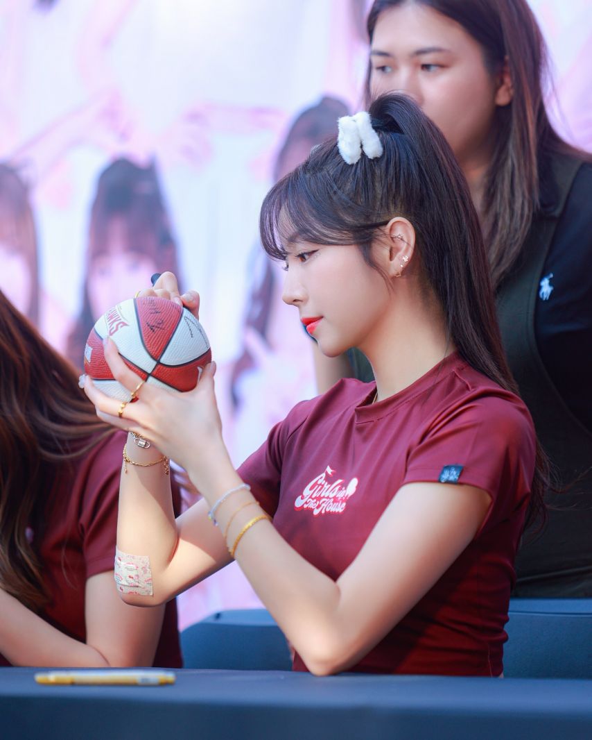 안지현