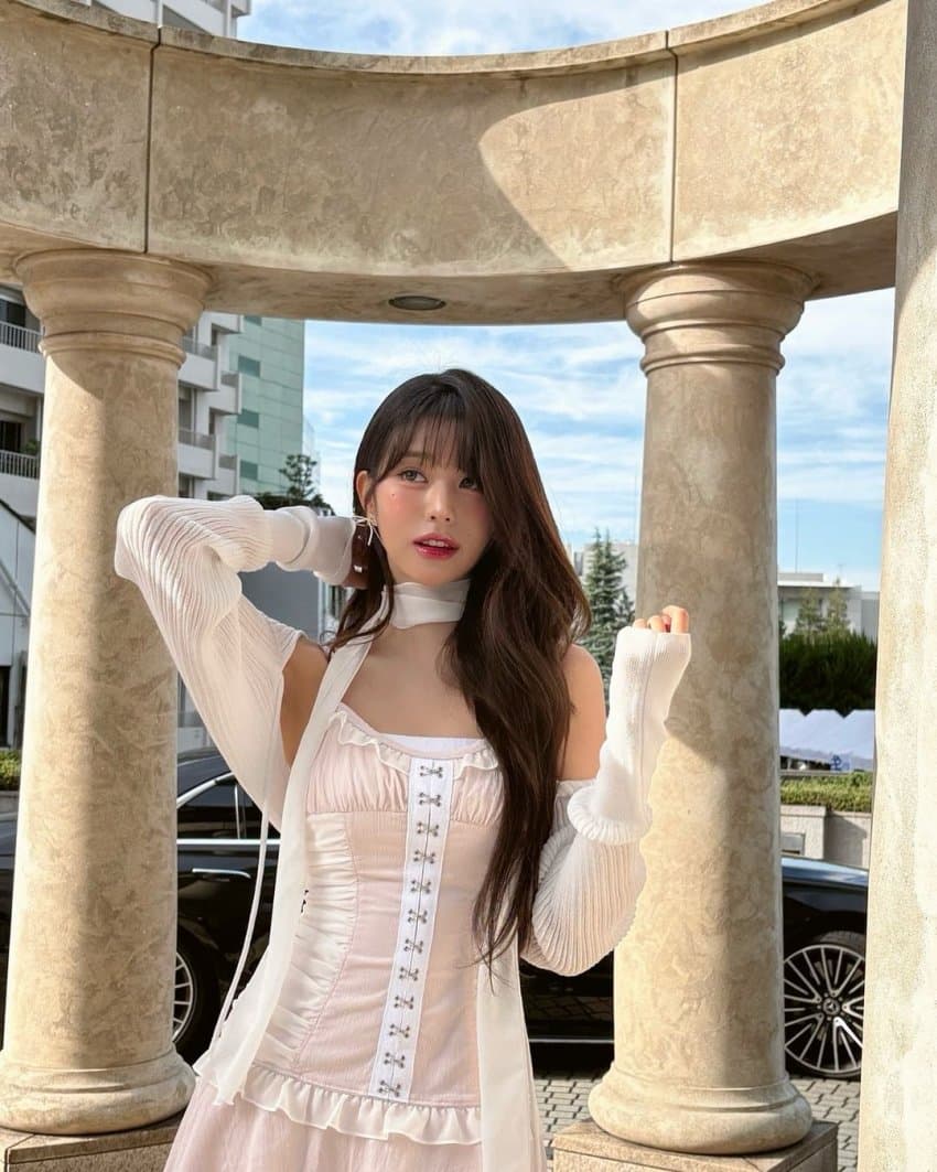 아이브 원영 침대위