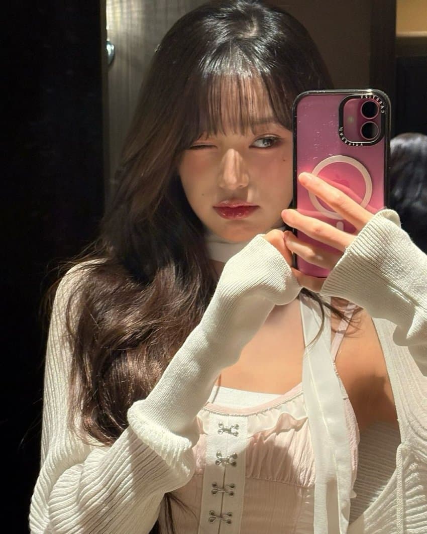 아이브 원영 침대위