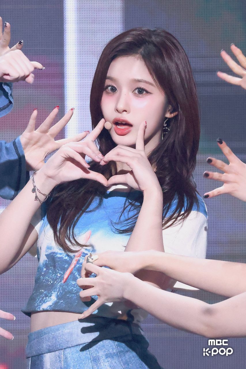 카리나,김채원,장원영,미나,카즈하,레이,설윤