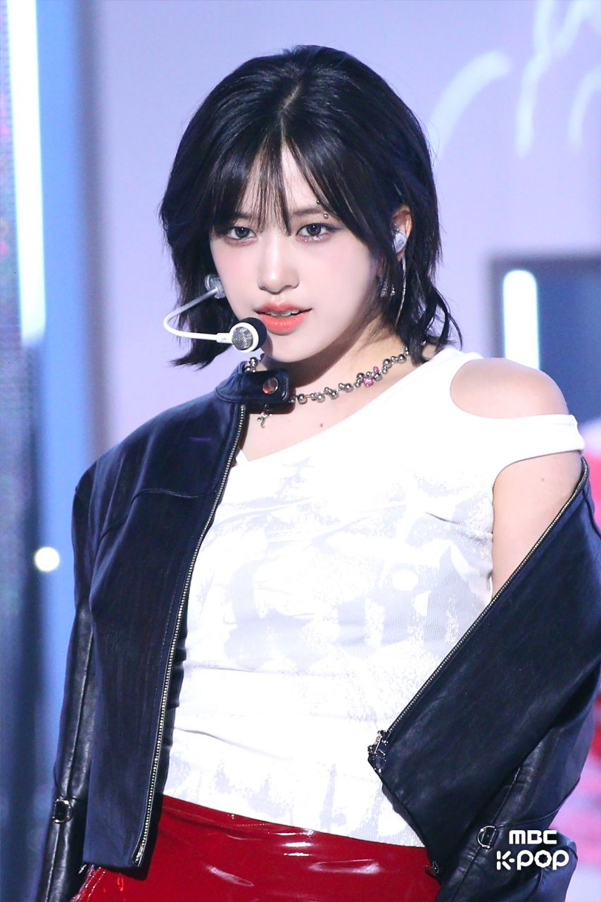 카리나,김채원,장원영,미나,카즈하,레이,설윤,윈터,안유진,해원,리즈