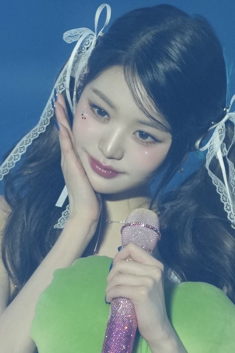오늘자 아이브 팬콘 DAY 1 장원영 고화질 짤