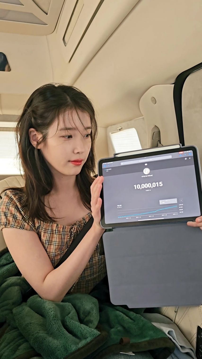 아이유(IU) 공식 유튜브1000만 구독자 달성 [정보글]