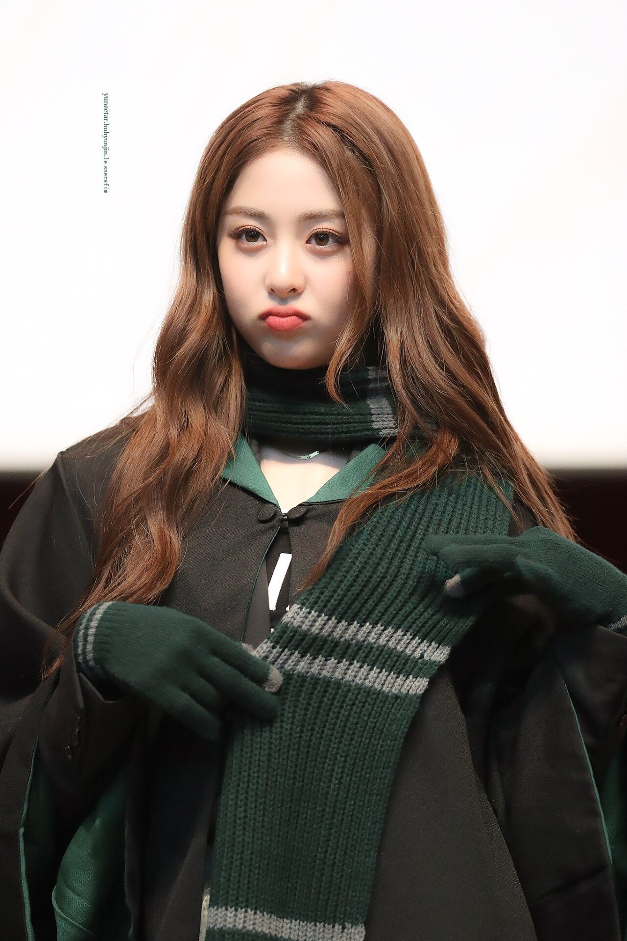 르세라핌 윤진