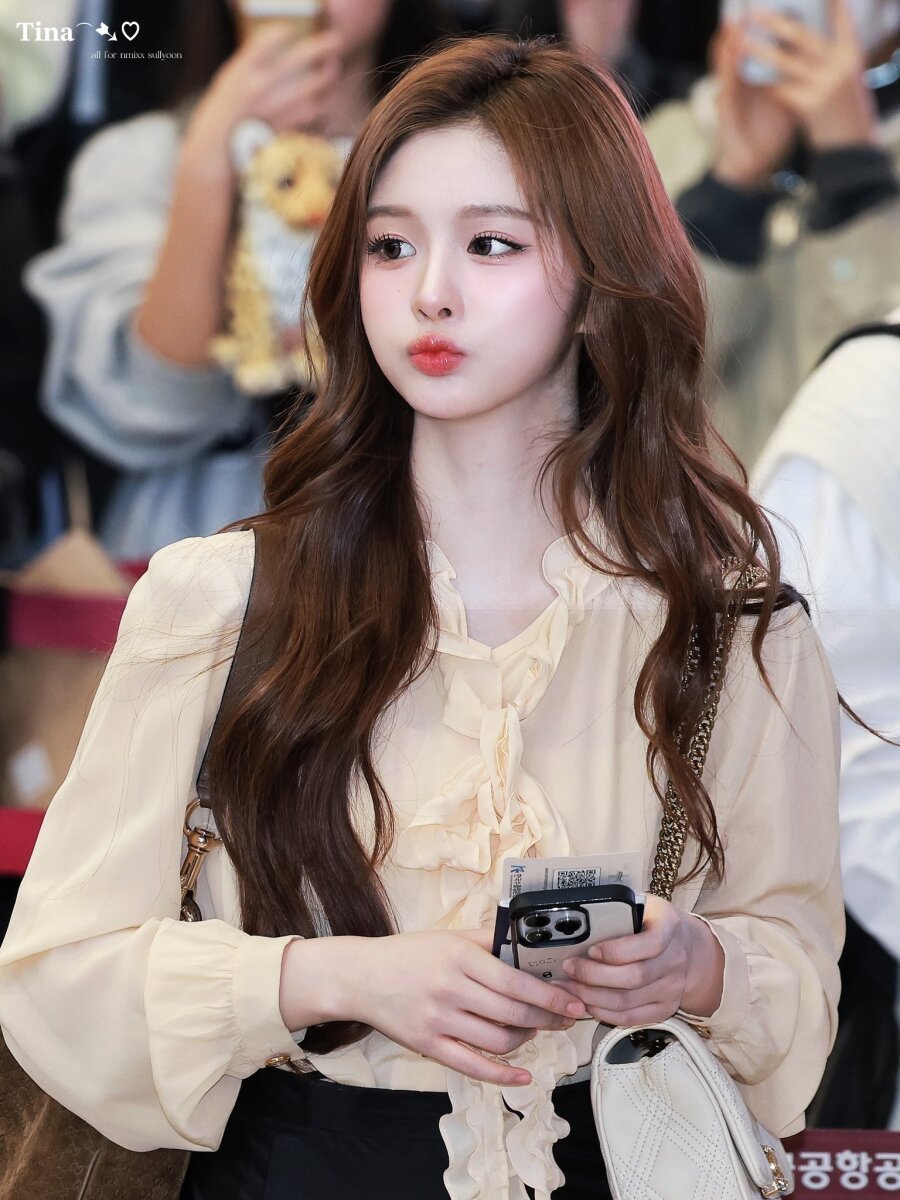 김포공항 뜬 설윤