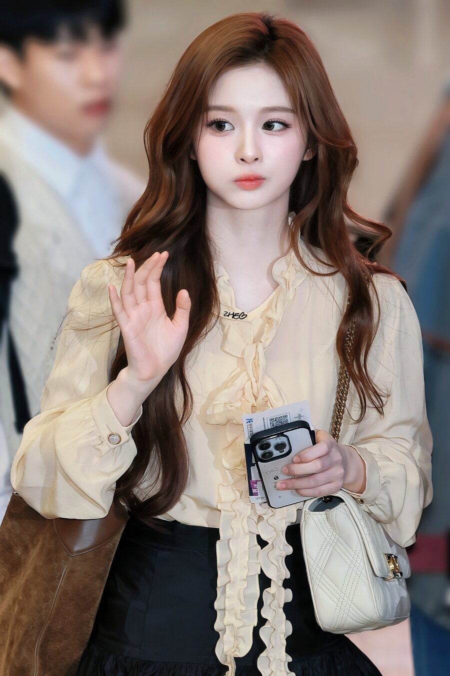 김포공항 뜬 설윤