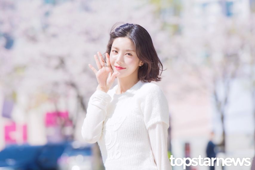 권은비 두시탈출 컬투쇼 출근길 기사사진.jpg