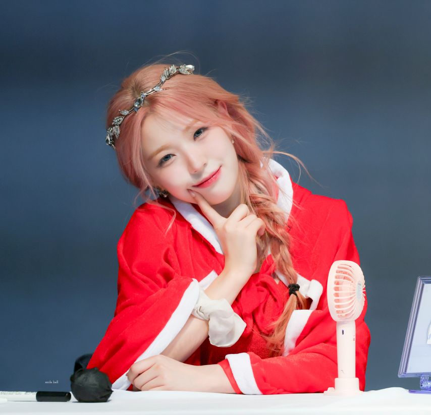 프로미스나인 백지헌