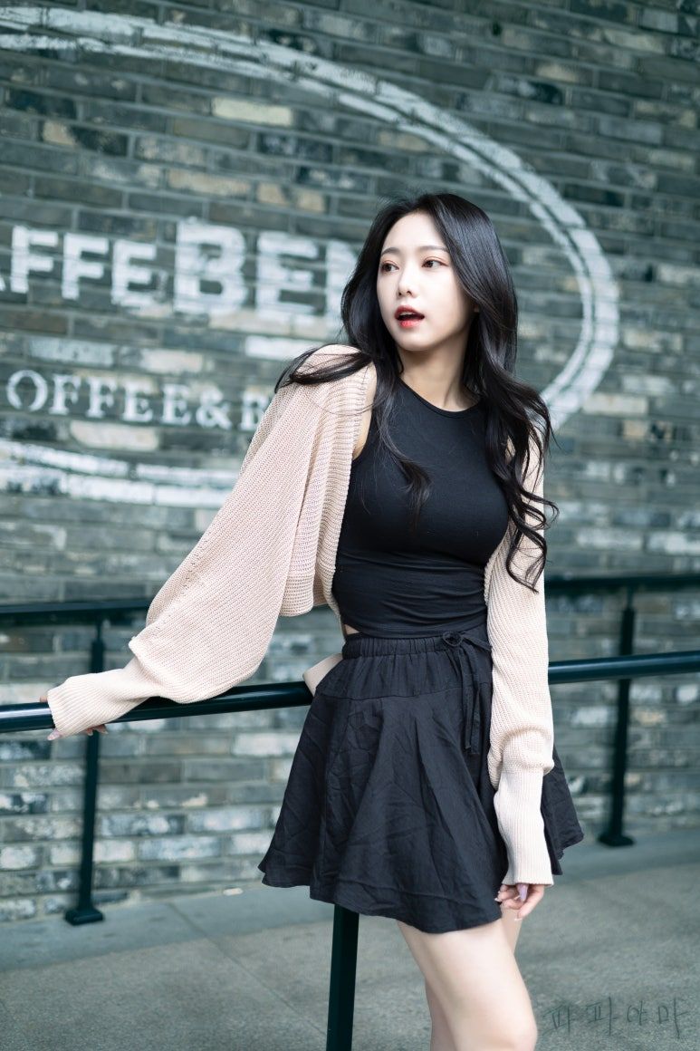 모델 수아