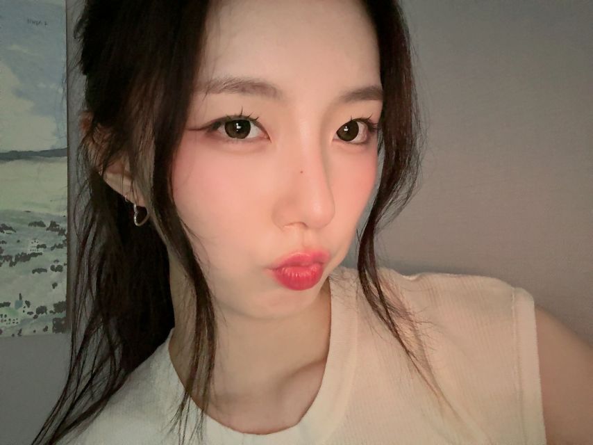 라잇썸 주현, 유정