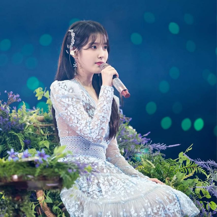 배경이 영화같은 아이유 콘서트 고화질