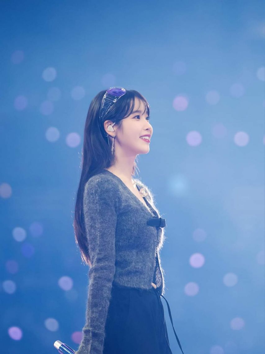 배경이 영화같은 아이유 콘서트 고화질