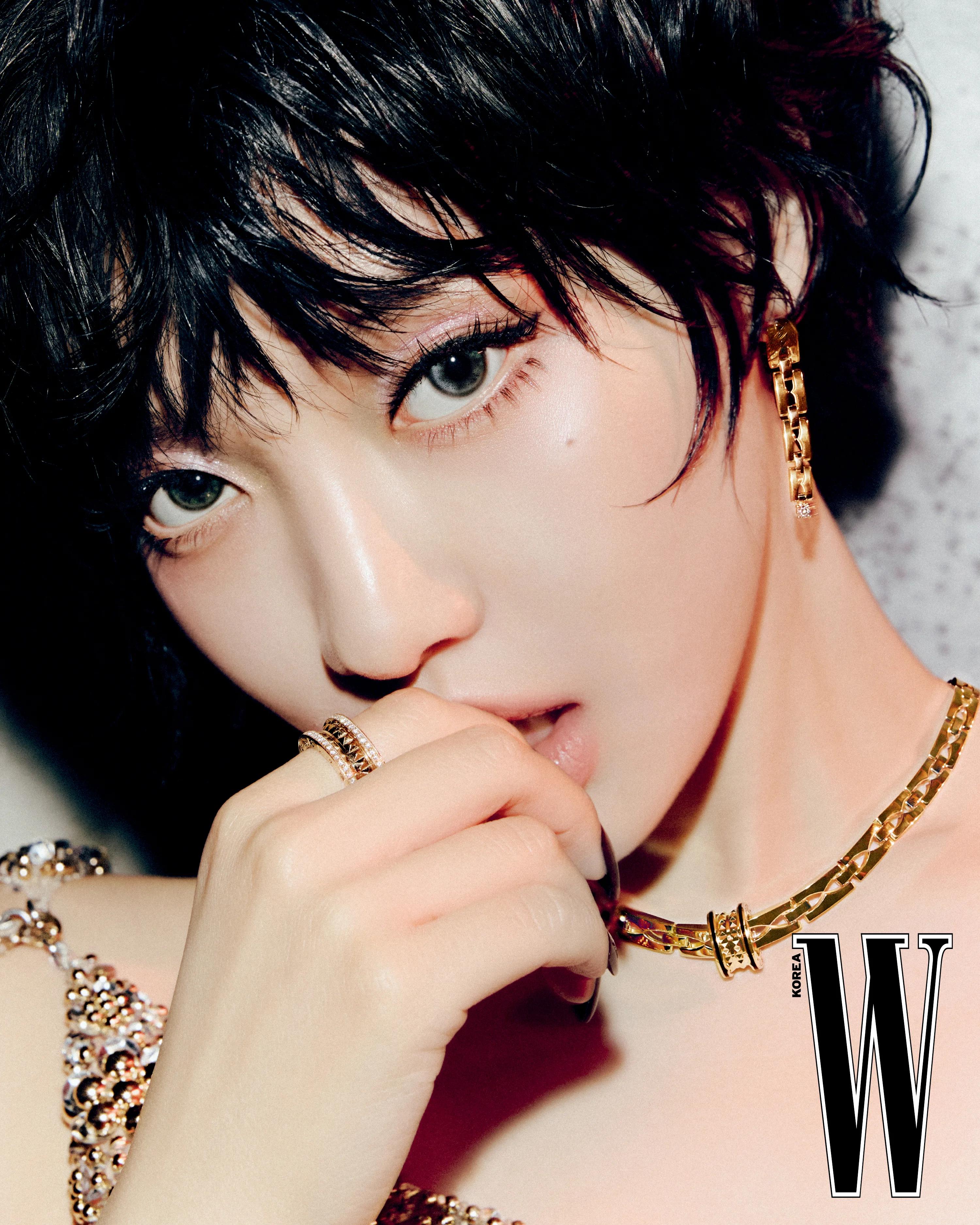 에스파 닝닝 W