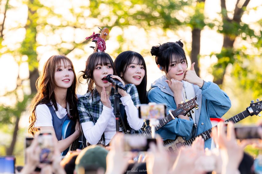 QWER 퍼스트 테이크 금일 출연