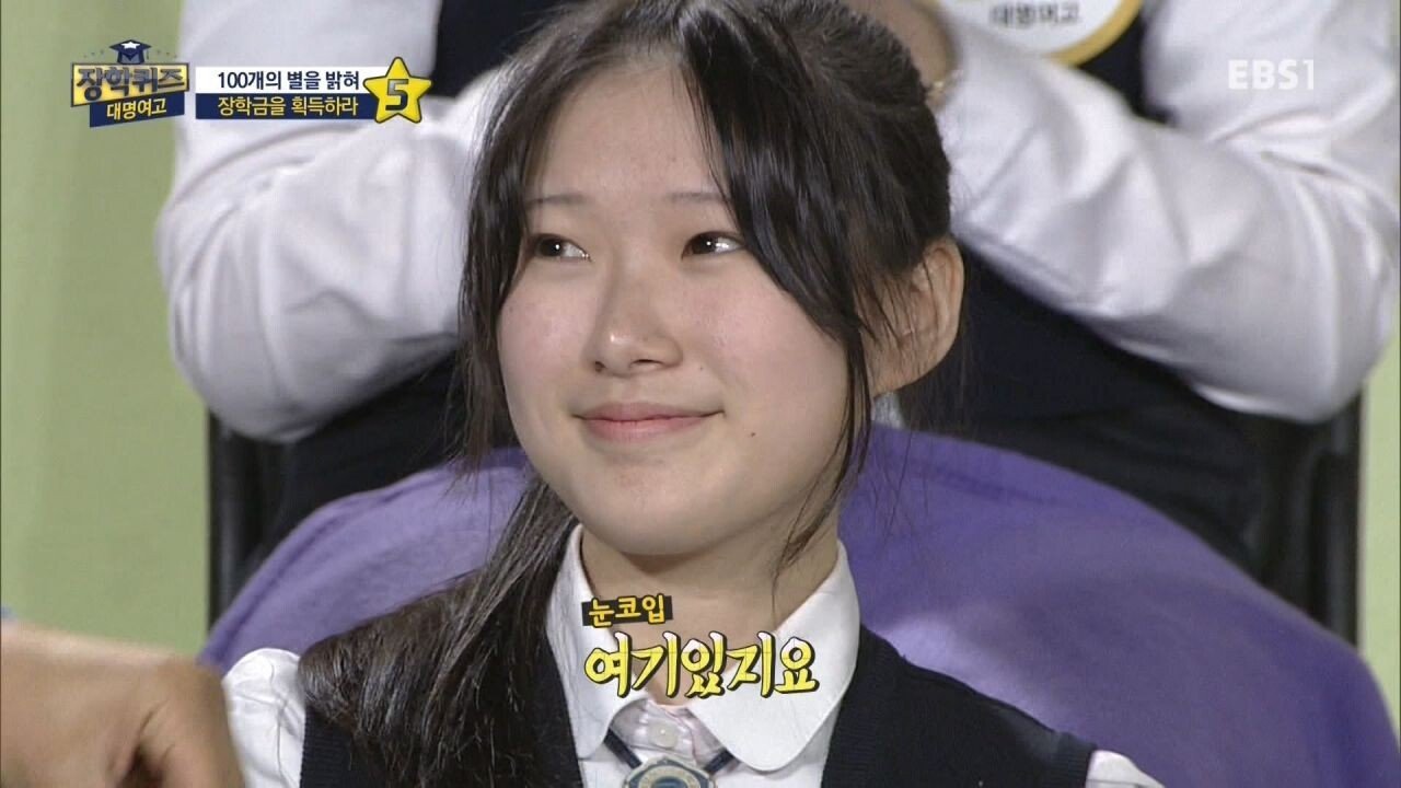 여고생 휴지 한 칸