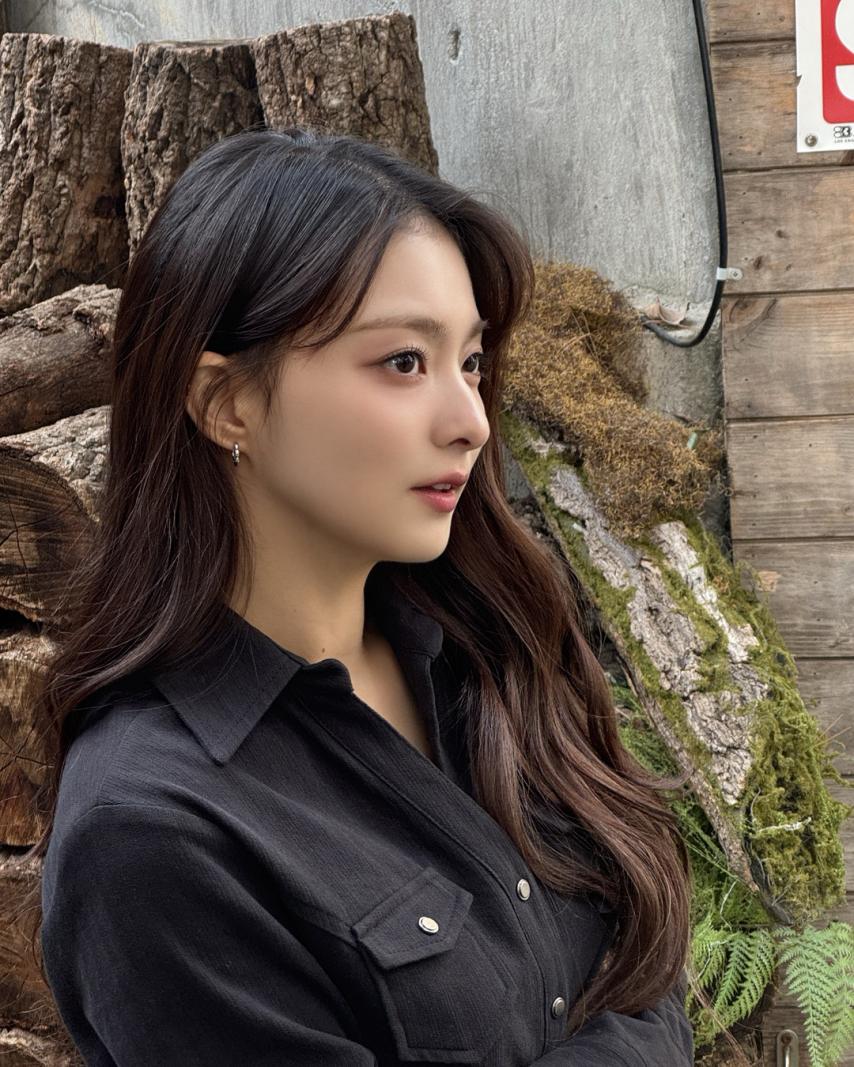 프로미스나인 이나경,이새롬