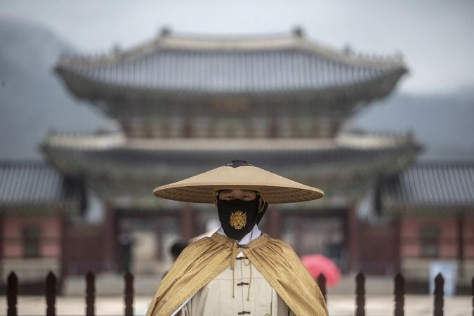 경복궁에서 외국인들 동양뽕 풀 충전 해주는 것