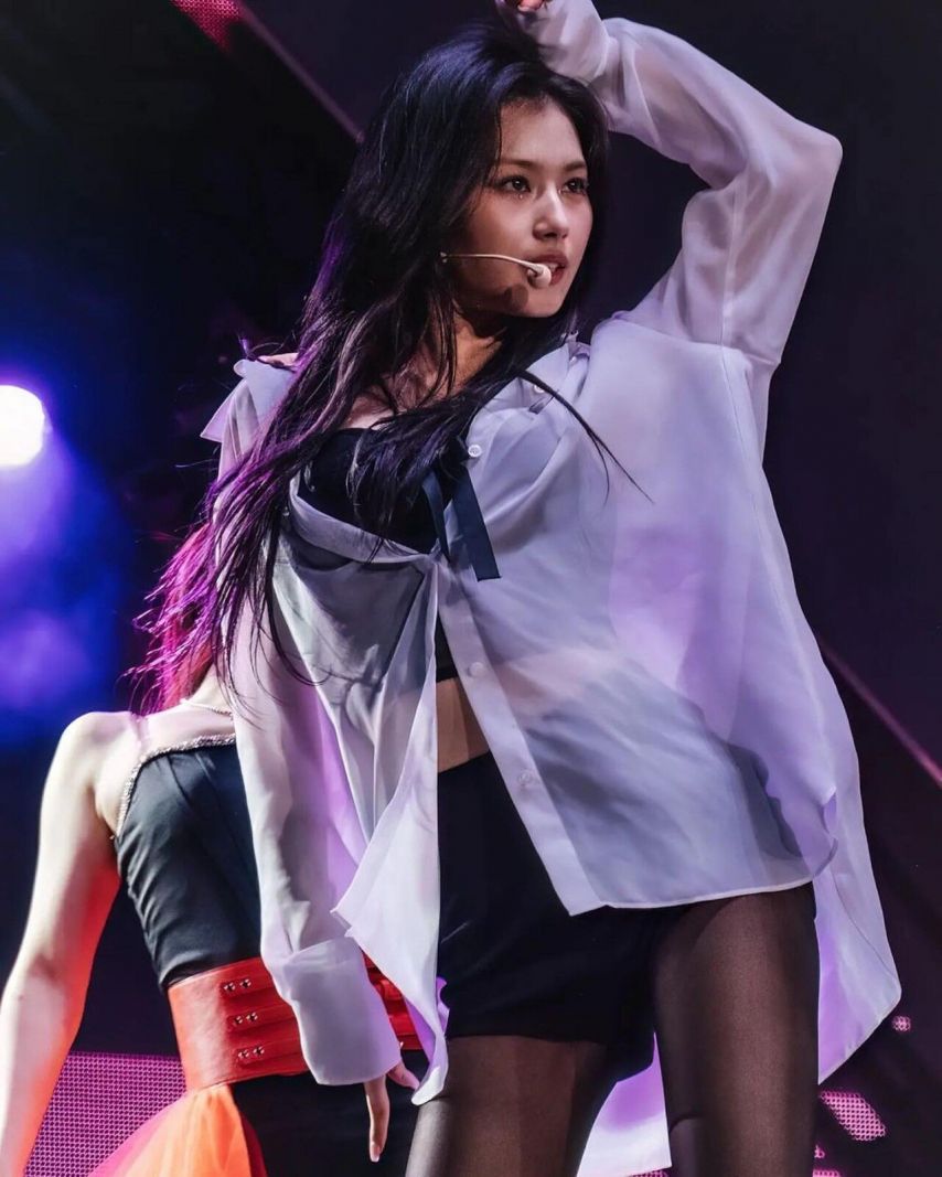 흰셔츠 시스루 요망한 솔로무대 트와이스 사나