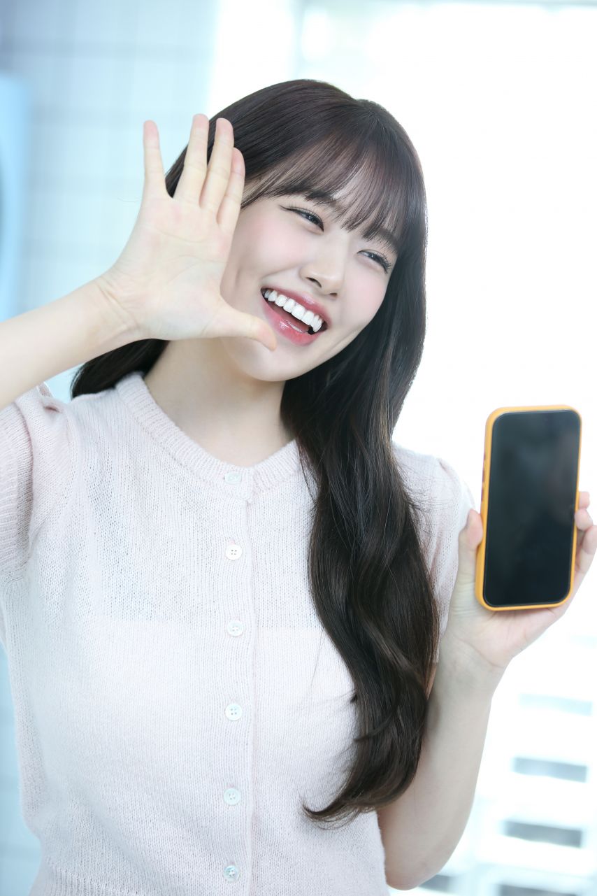 아이브 안유진, 레이 X ‘포켓몬 카드 게임 Pocket’ 광고 촬영 현장 비하인드