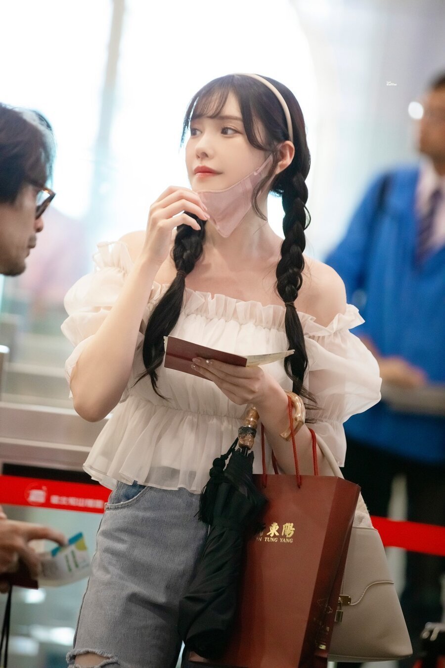 AV배우들 공항 사진