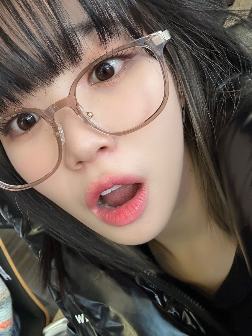 [르세라핌] 킹받는 안경 쓴 김채원