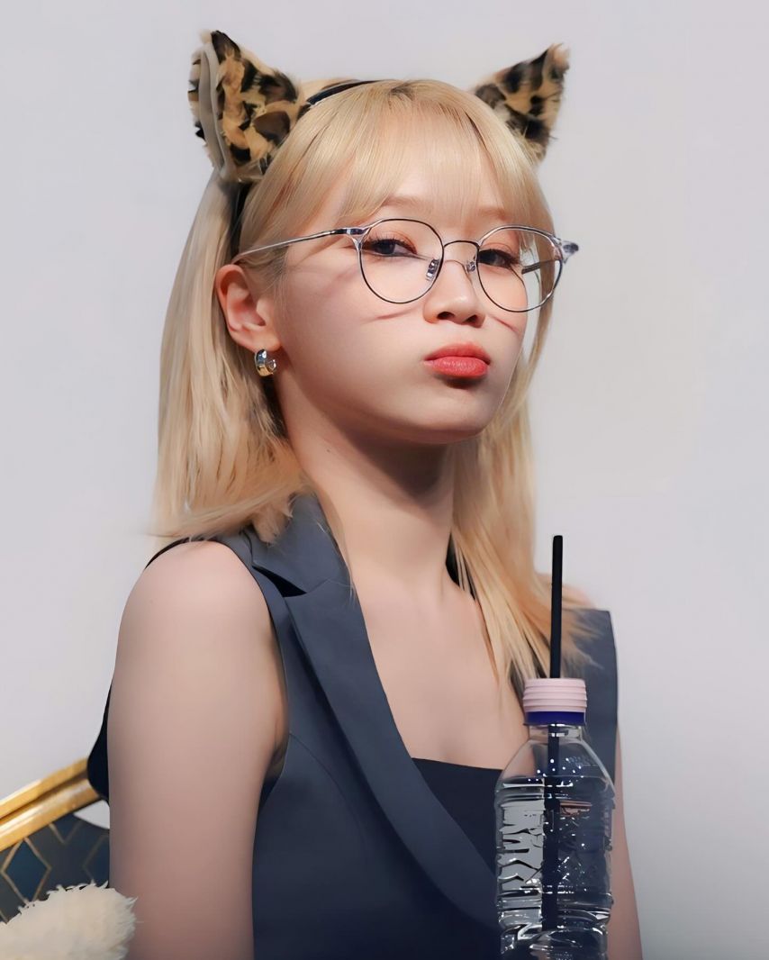 [르세라핌] 킹받는 안경 쓴 김채원