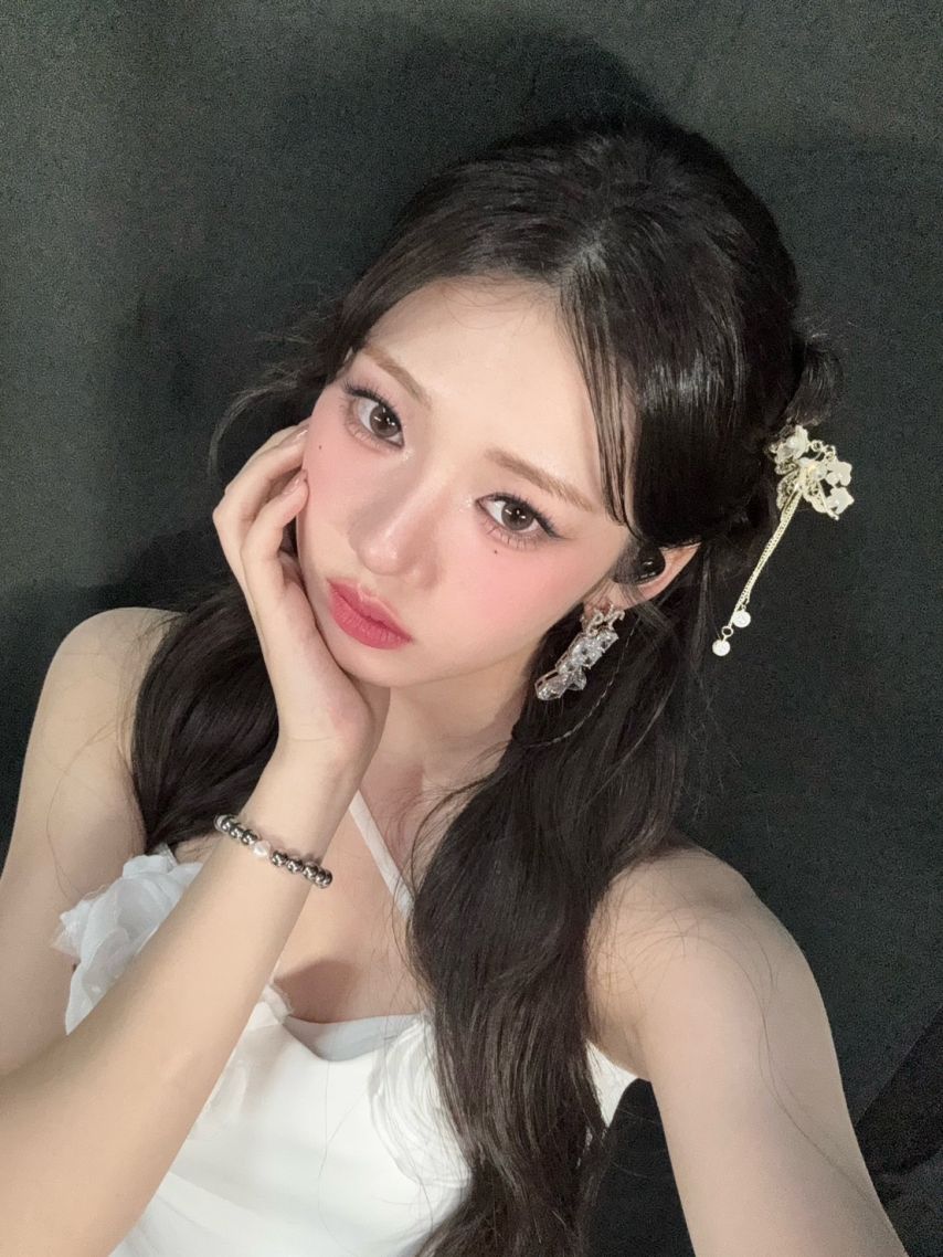 베이비몬스터 로라