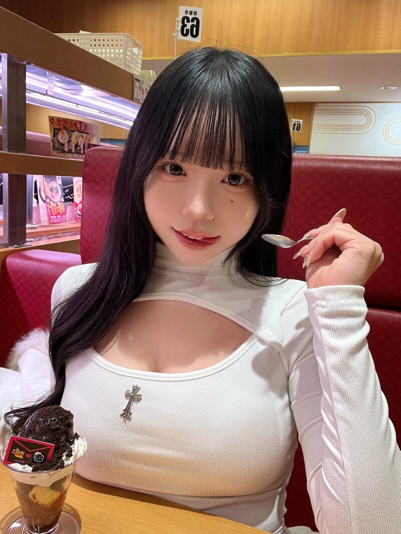 일본 코스어 겸 모델누나
