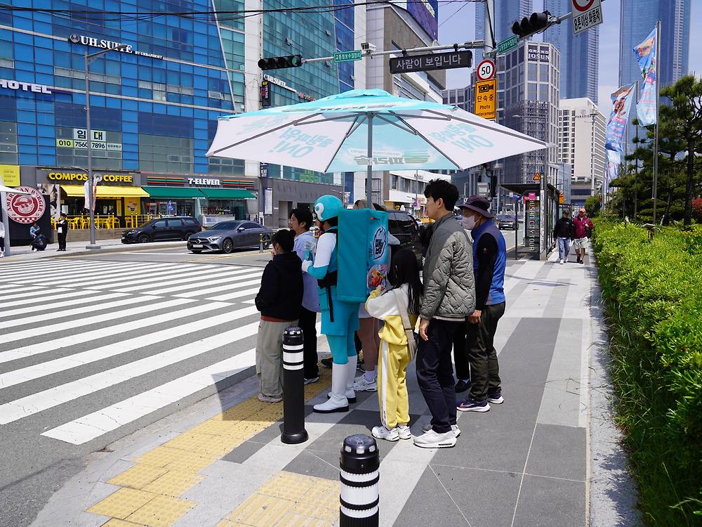 맵탱 비빔면 파라솔맨