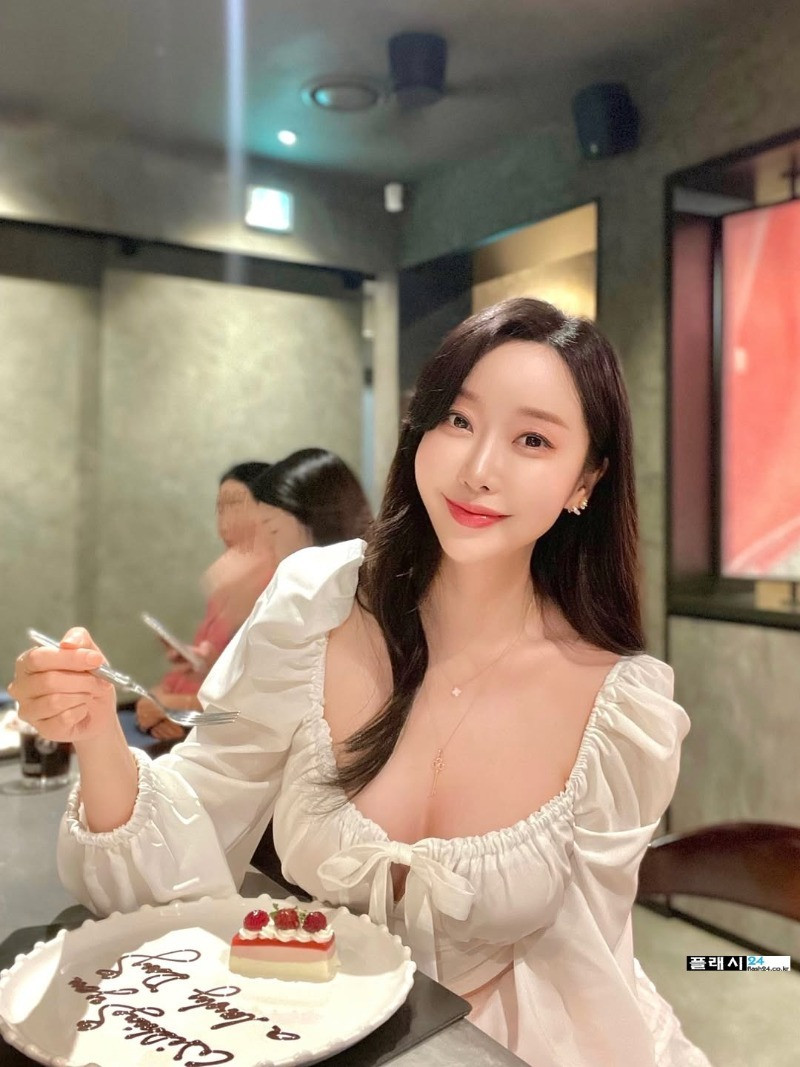 몸매 만큼은 불호없는 인플루언서 정우주
