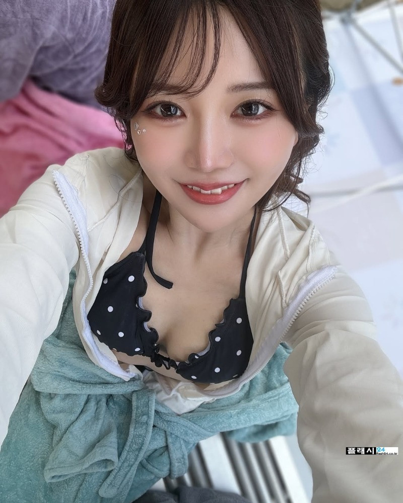 골반이 매력적이라는 아나운서 출신 와카 나츠키