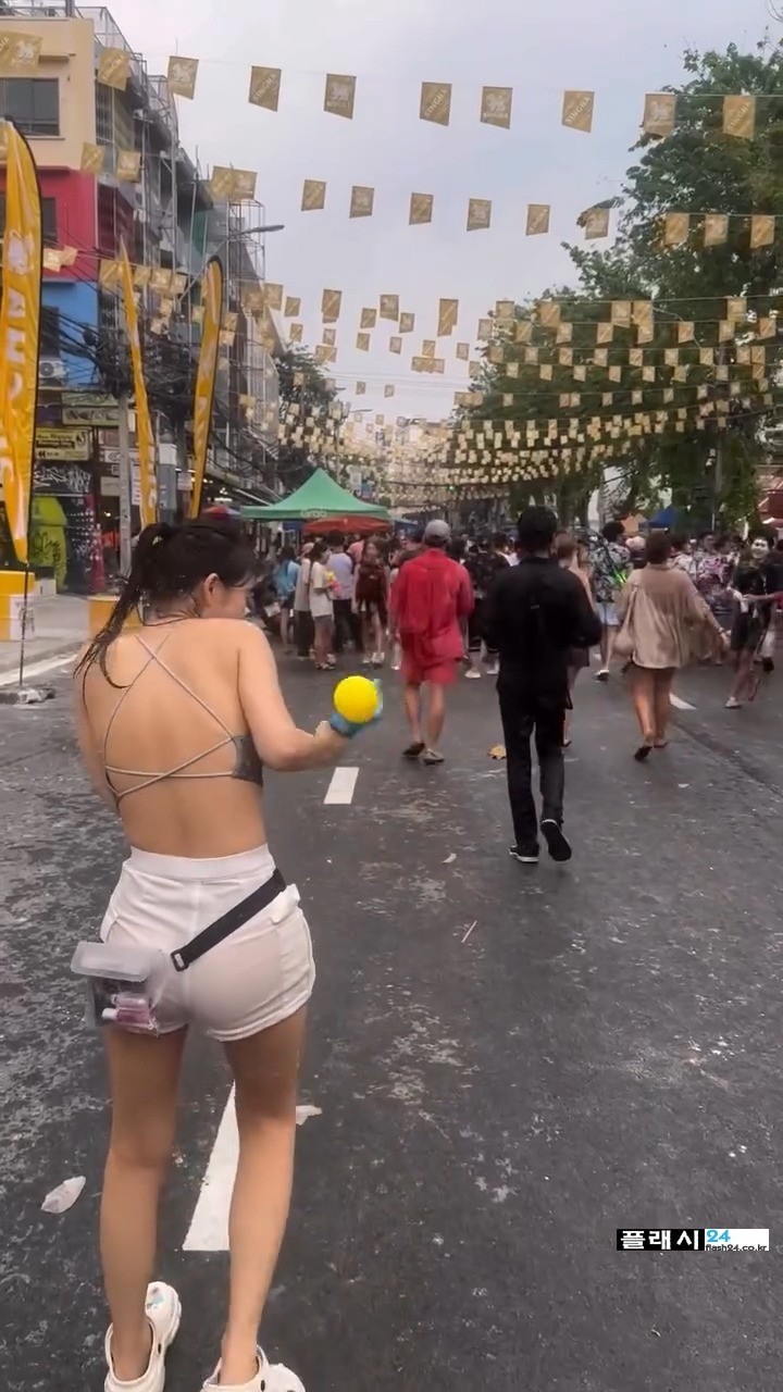 DJ MIU 태국 송크란 물총놀이