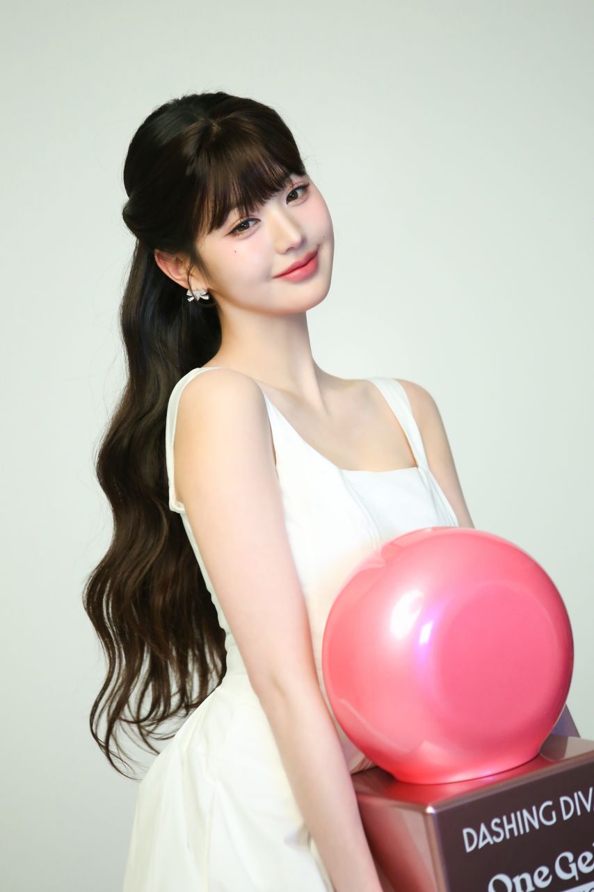 아이브 장원영 X ‘데싱디바’ 광고 촬영 현장 비하인드
