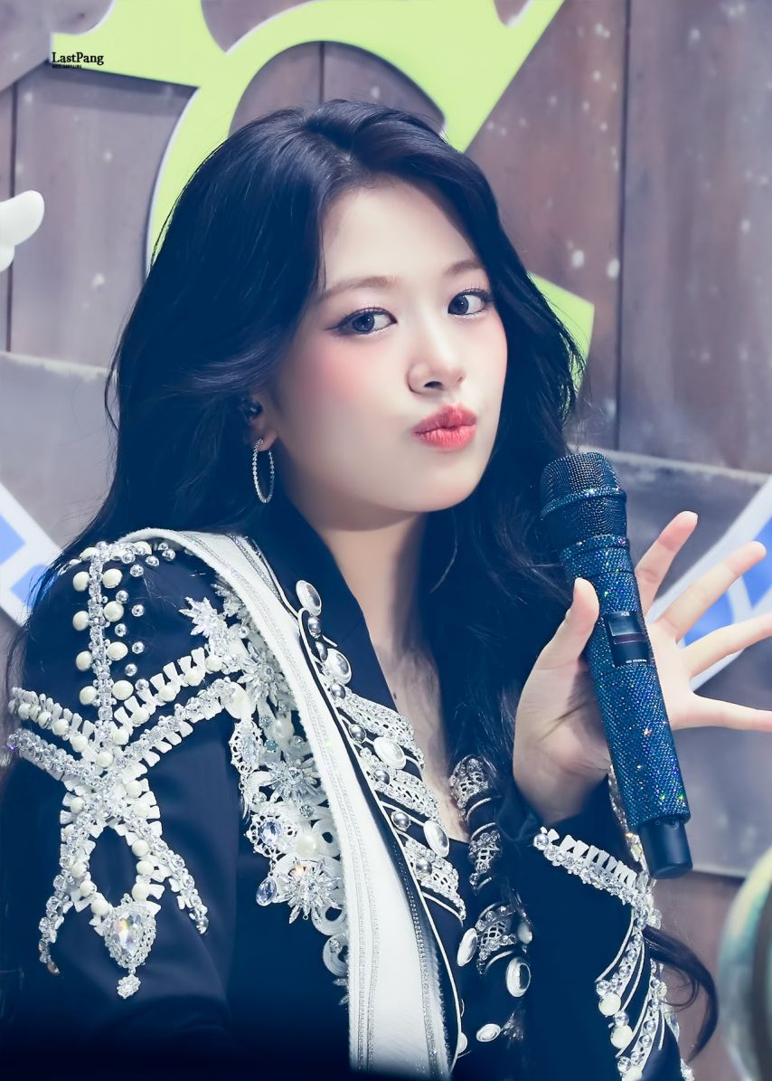 아이브 안유진