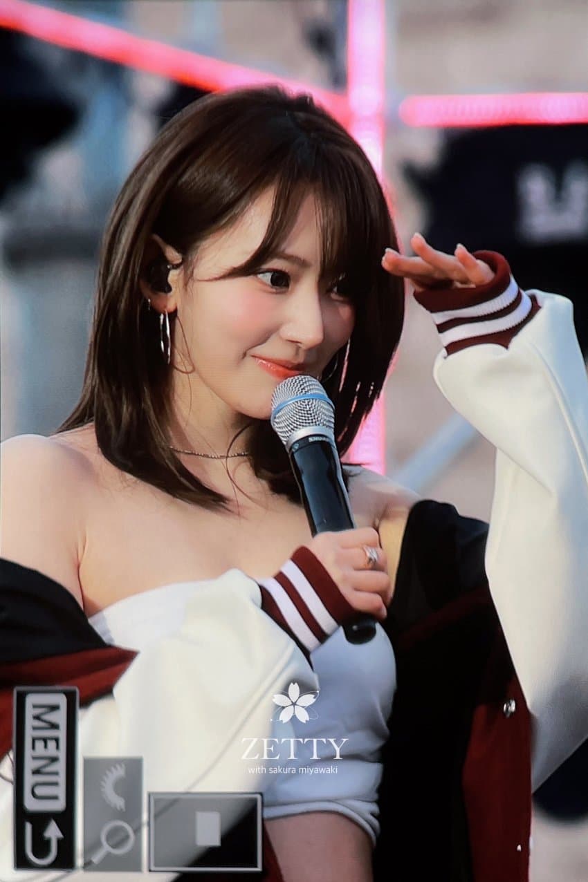 오늘자 고려대 축제 르세라핌 김채원 카즈하 사쿠라 홍은채